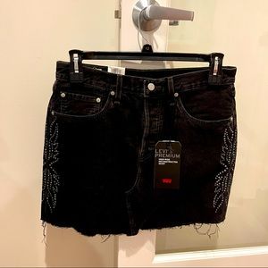 Levi High Rise Deconstructed Black Denim Skirt